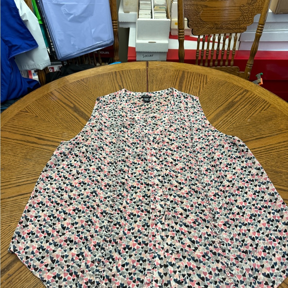 Torrid Multicolor Heart Pattern Top - image 1